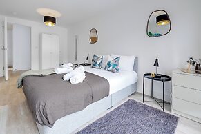 1 Bed Flat - Sleeps 3 - Parking