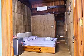 Bau Trang U&ME Glamping Resort