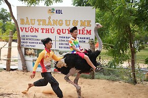 Bau Trang U&ME Glamping Resort