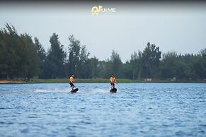 Bau Trang U&ME Glamping Resort