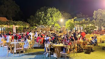 Bau Trang U&ME Glamping Resort
