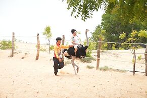 Bau Trang U&ME Glamping Resort