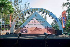 Bau Trang U&ME Glamping Resort