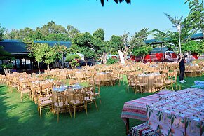 Bau Trang U&ME Glamping Resort