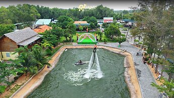 Bau Trang U&ME Glamping Resort