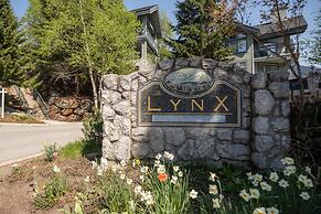 Bluebird at The Lynx