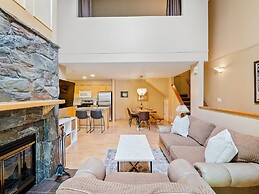 Glacier Suite at Snowberry
