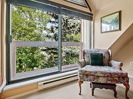 Glacier Suite at Snowberry