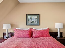 Glacier Suite at Snowberry