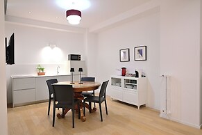 At Home Navona