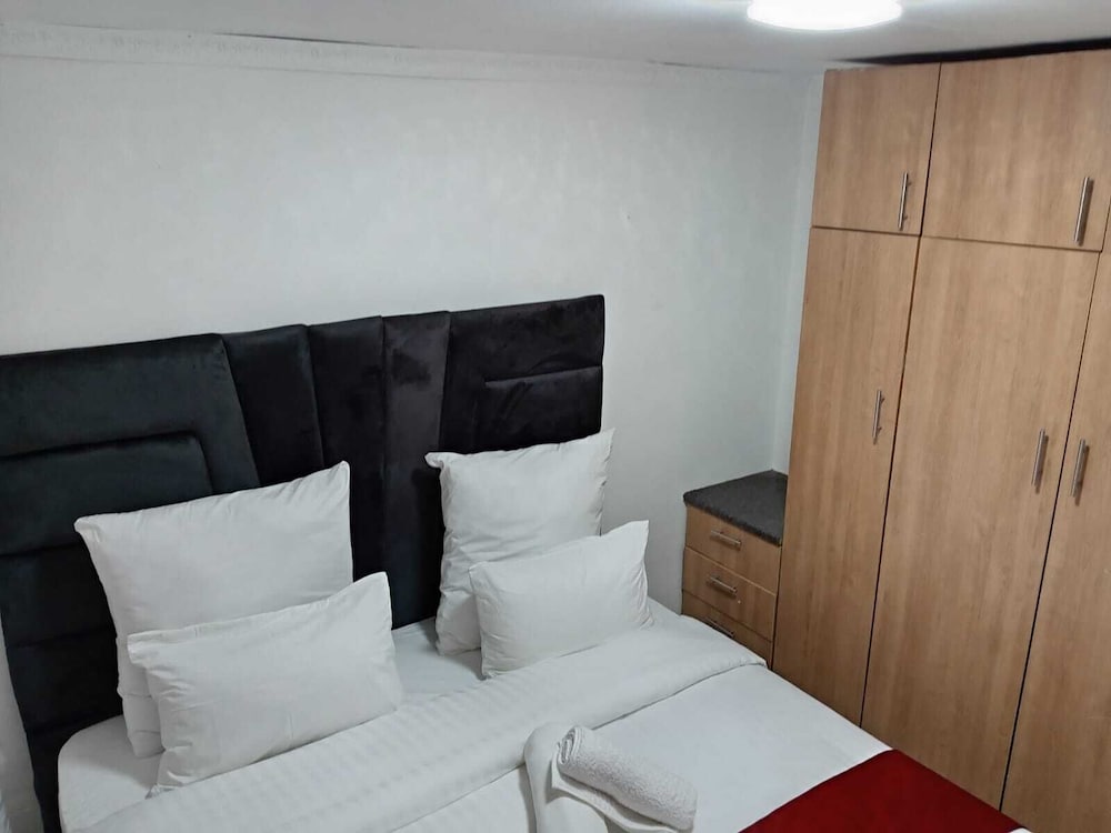 Gold Crown Self-catering Apartment