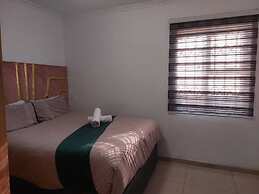 Gold Crown Self-catering Apartment
