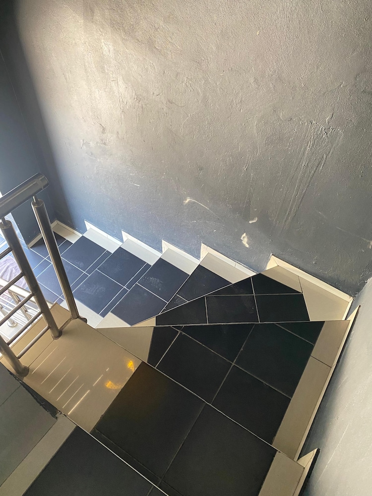 Gold Crown Self-catering Apartment