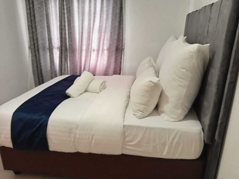 Gold Crown Self-catering Apartment