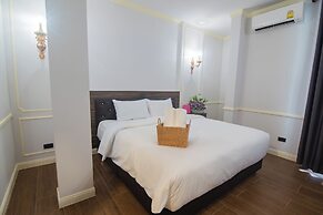 The MACEO Hotel