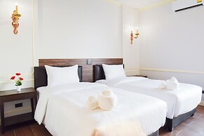 The MACEO Hotel