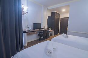 The MACEO Hotel