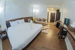 The MACEO Hotel