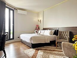 The MACEO Hotel