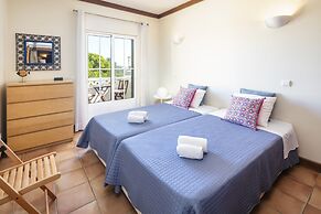 Seaside Apartment in Benagil With Terrace