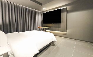 RAMPART HOTEL