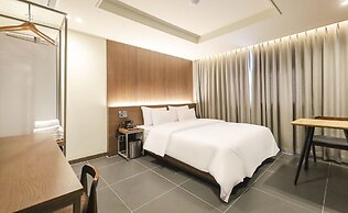 RAMPART HOTEL