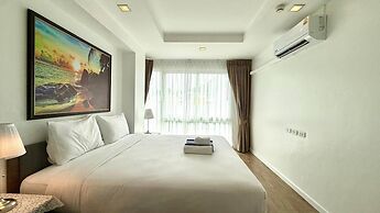 6-20 - 2 Bdr Condo With Balcony and Shared Pool