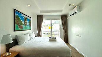 6-20 - 2 Bdr Condo With Balcony and Shared Pool