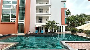 6-20 - 2 Bdr Condo With Balcony and Shared Pool