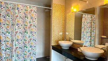 6-20 - 2 Bdr Condo With Balcony and Shared Pool