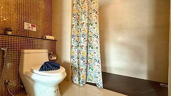 6-20 - 2 Bdr Condo With Balcony and Shared Pool