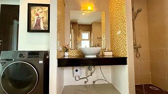 6-20 - 2 Bdr Condo With Balcony and Shared Pool