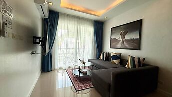 6-20 - 2 Bdr Condo With Balcony and Shared Pool