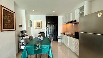 6-20 - 2 Bdr Condo With Balcony and Shared Pool
