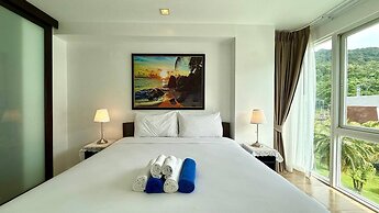 6-20 - 2 Bdr Condo With Balcony and Shared Pool