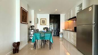 6-20 - 2 Bdr Condo With Balcony and Shared Pool