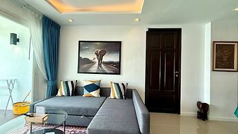 6-20 - 2 Bdr Condo With Balcony and Shared Pool