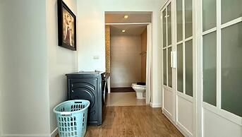 6-20 - 2 Bdr Condo With Balcony and Shared Pool