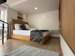 Lovely 1BR Apartment in Chic