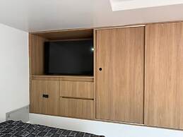 Lovely 1BR Apartment in Chic