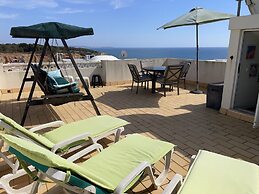 Coastal Holiday Home With Shared Pool