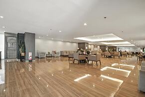 Room-makati Penthouse Studio With City V