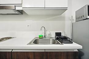 Room-makati Penthouse Studio With City V