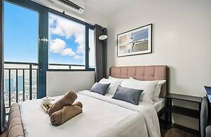 Room-makati Penthouse Studio With City V