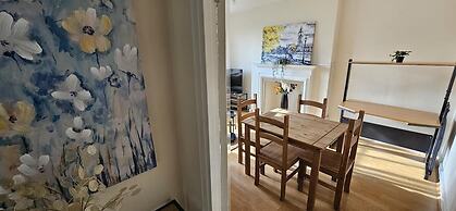 Brondesbury Apartment
