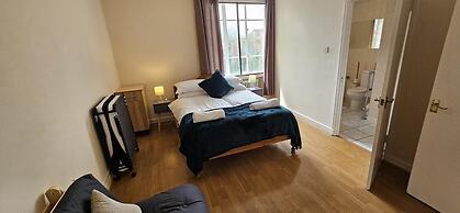 Brondesbury Apartment