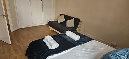 Brondesbury Apartment