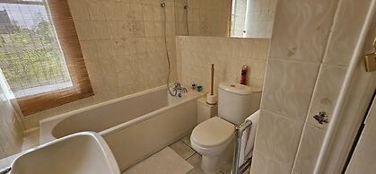Brondesbury Apartment