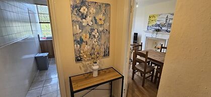 Brondesbury Apartment