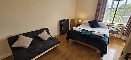 Brondesbury Apartment